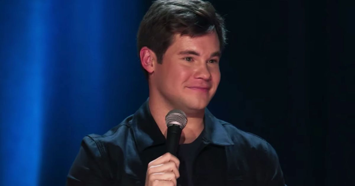 亞當·迪瓦恩（Adam Devine）供認