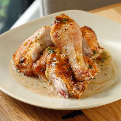 Jams chicken with tarragon butter.