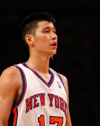  Jeremy Lin #17 of the New York Knicks looks on against the Los Angeles Lakers at Madison Square Garden on February 10, 2012 in New York City.