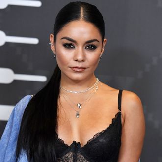 Watch Vanessa Hudgens Inane Instagram Live About Coronavirus