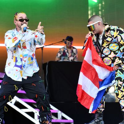 How J Balvin and Bad Bunny Made Their Surprise Album, 'Oasis' - The New  York Times