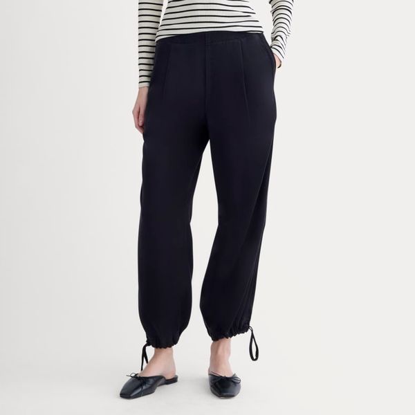 Everlane The Chino Jogger in Buttersoft