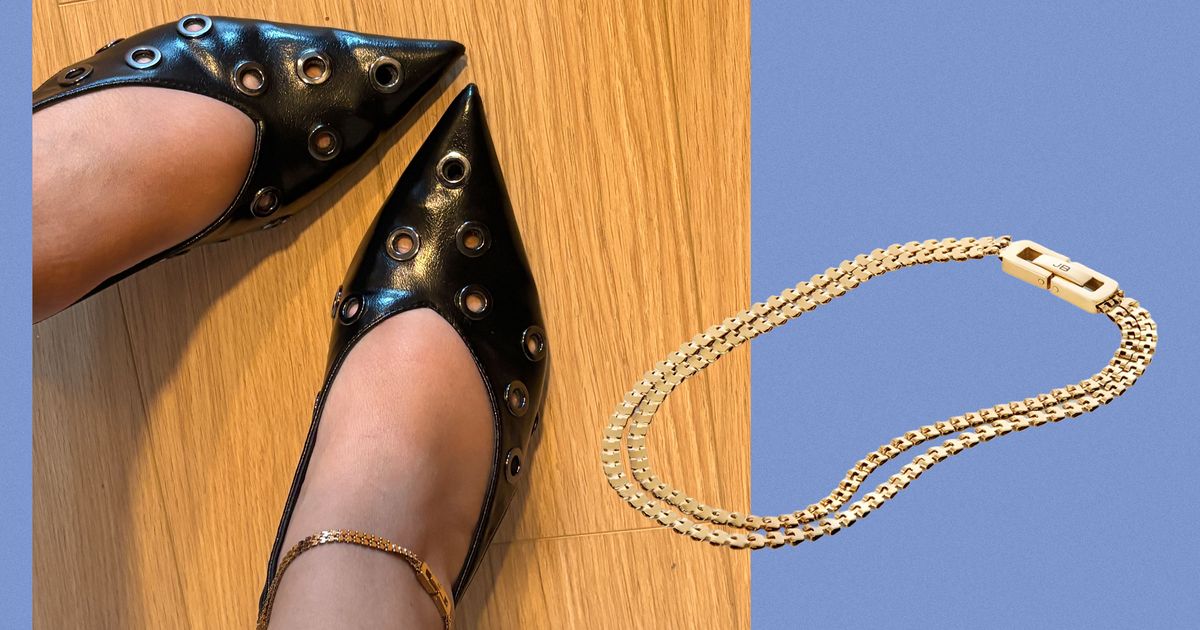 We’re Wearing Anklets This Summer