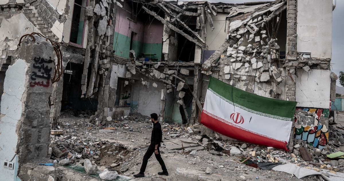 Trump's Iran Deal Doesn't Solve His Big Midterms Problem