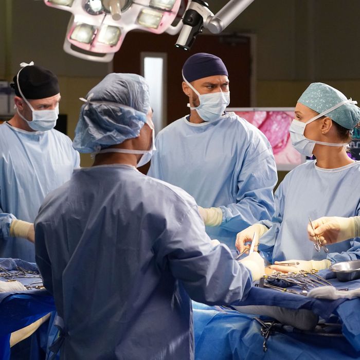 grey anatomy season 1 finale recap