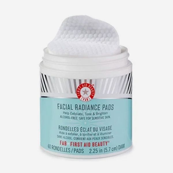 First Aid Beauty Facial Radiance Pads