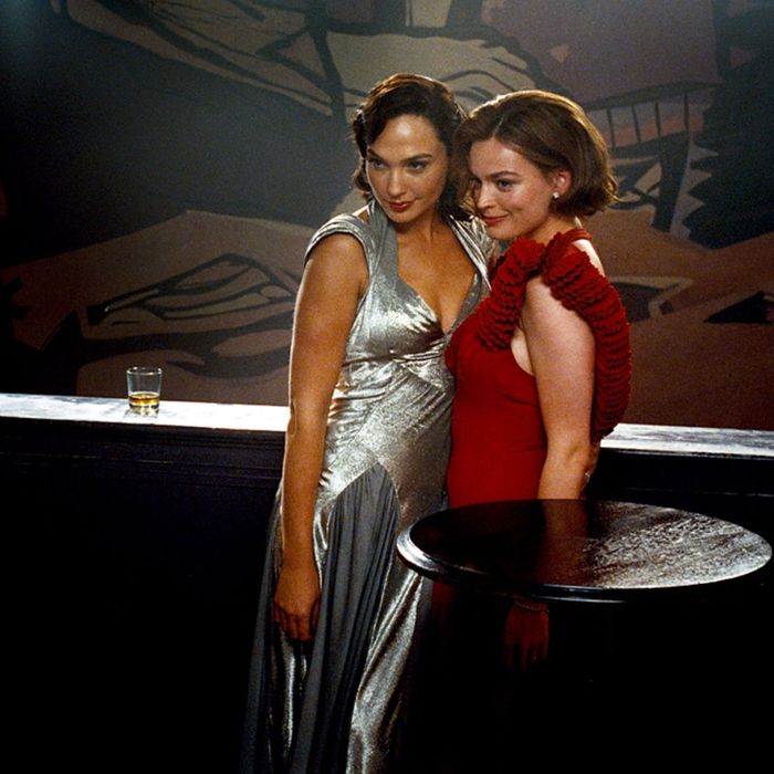 Gal Gadot and Emma Mackey in Death on the Nile.