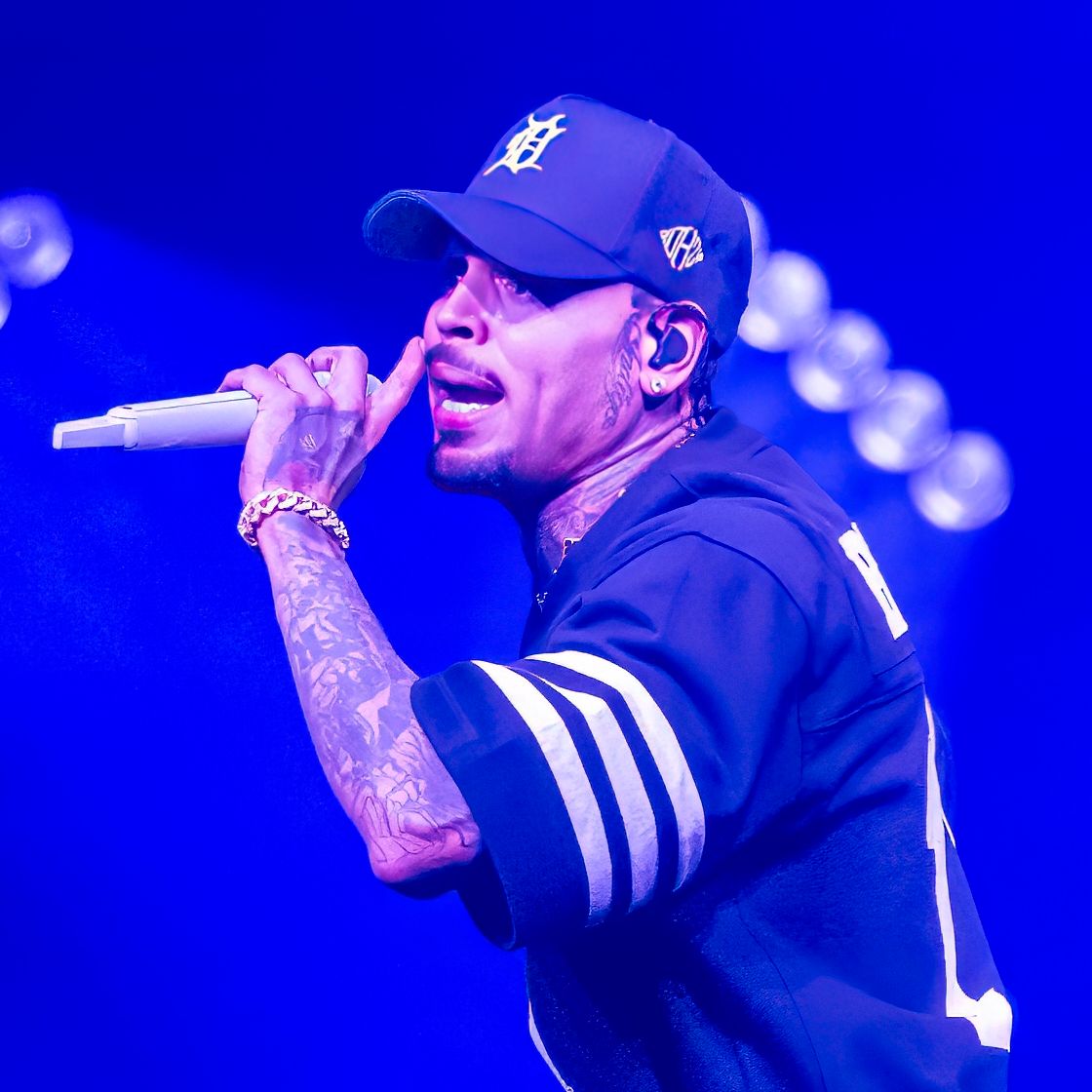 Chris Brown Stuck Suspended in Air at Newark Concert