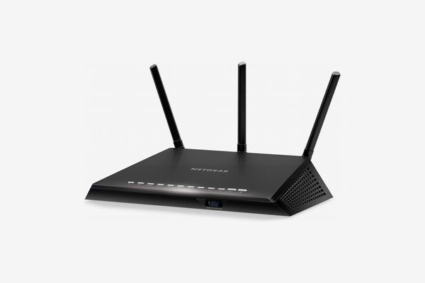 NETGEAR Nighthawk Smart WiFi Router (R6700) - AC1750