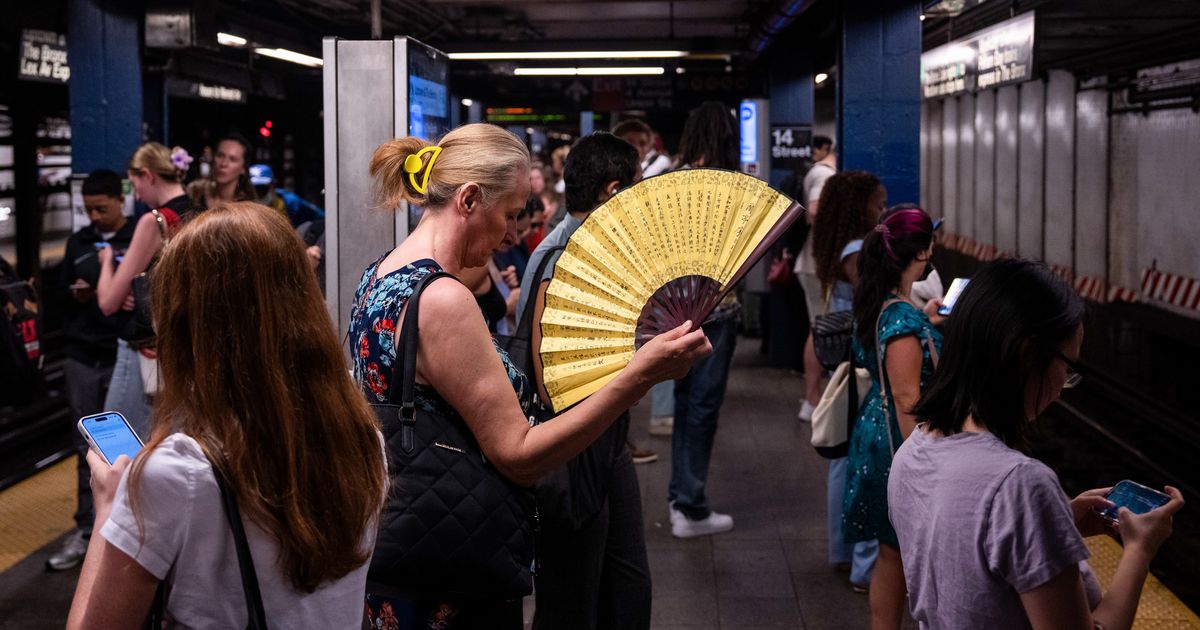 Může tisícimetrová díra opravdu ochladit stanici metra? MTA testuje experimentální řešení