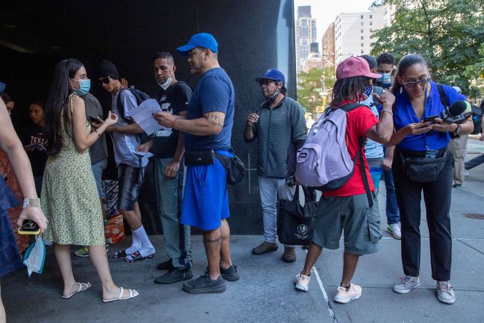 City Moves to Close Area in Port Authority Where Volunteers Help Migrants