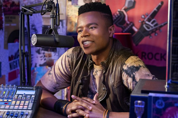 Marque Richardson as Reggie.