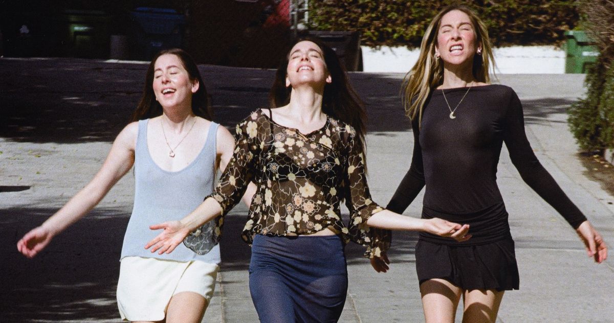 Haim Are Walking Again