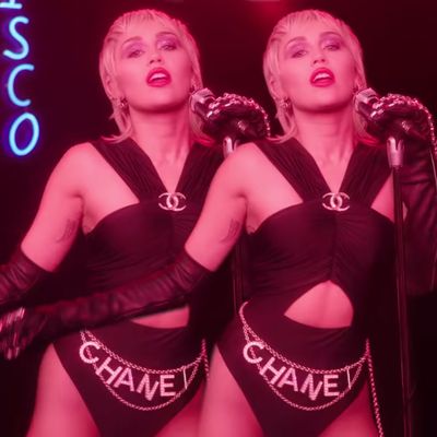 Miley Cyrus Stuns With 'Plastic Hearts,' a Rock Masterpiece - The Daily  Utah Chronicle