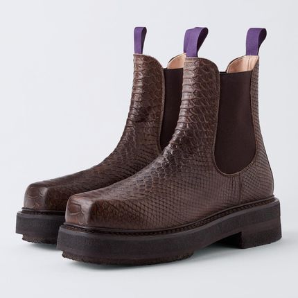chelsea boots for skinny ankles