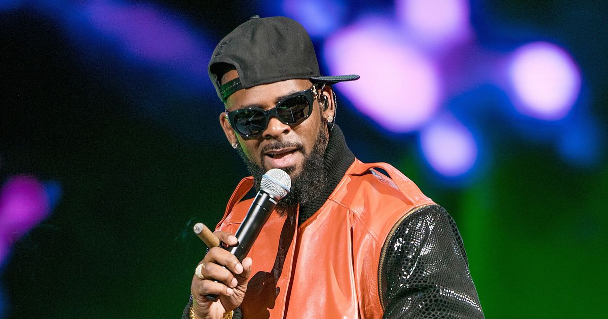 R. Kelly Gets Painfully Candid About Bill Cosby, Aaliyah, and Rape ...