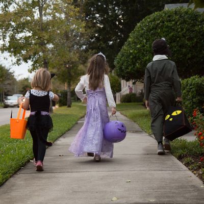 Los Angeles Bans Trick-or-Treating This Halloween