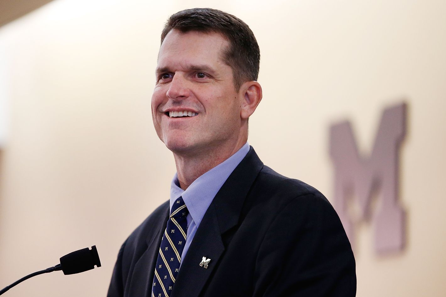 Jim Harbaugh calls Michigan president to say he's staying – The