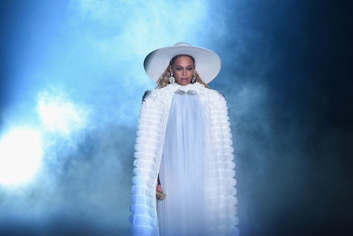 10 Exquisite Photos of Beyoncé