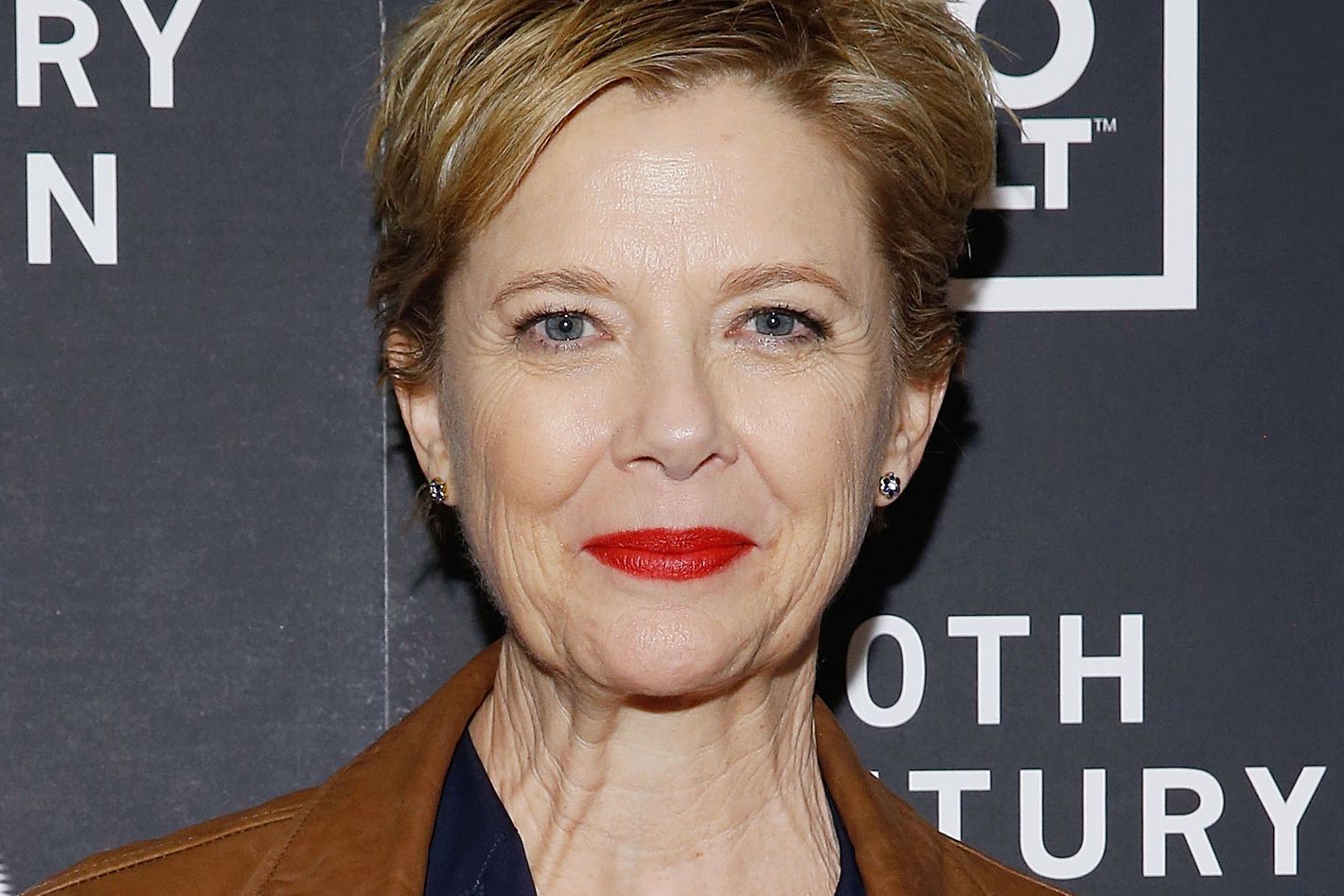 Annette Bening Sure Did Miss Smoking Real Cigarettes On 20th Century Women