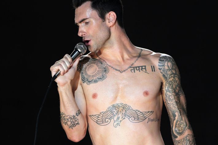 Maroon 5 star Adam Levine got a new face tattoo, and it's as hot as him! -  Entertainment News