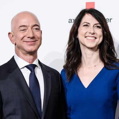 Trump’s National Enquirer Allies Go After Nemesis Jeff Bezos