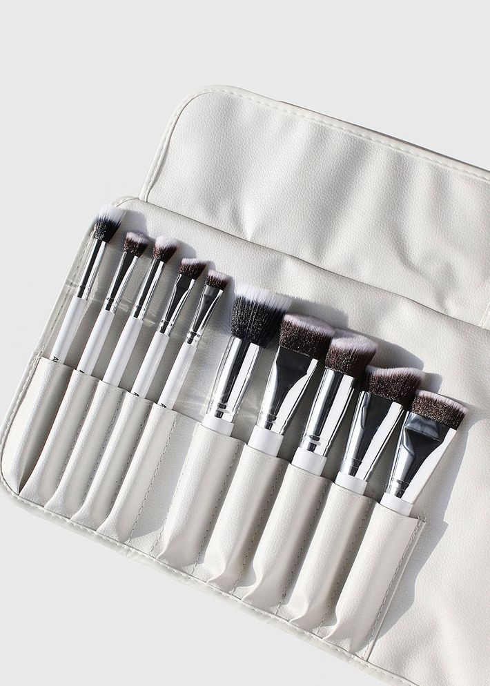 AOA Studio Brush Set.