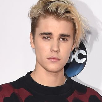 2015 American Music Awards - Arrivals