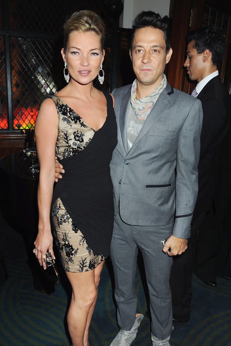 LONDON, ENGLAND - SEPTEMBER 20:  (EMBARGOED FOR PUBLICATION IN UK TABLOID NEWSPAPERS UNTIL 48 HOURS AFTER CREATE DATE AND TIME. NO UK MONTHLY MAGAZINES)  Kate Moss and Jamie Hince attend the Unique private dinner, at the IVY on September 20, 2009 in London, England.  (Photo by Dave M. Benett/Getty Images)