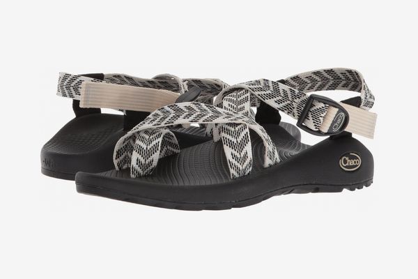 chacos slip on sandals