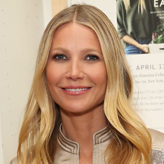 Gwyneth Paltrow’s Dad Informed Her She Was Becoming an ‘Asshole’ After ...