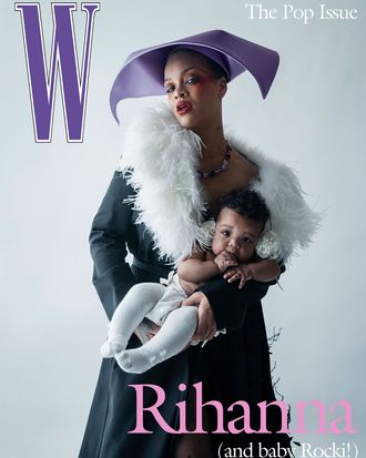 Bayi Rihanna Adalah Bintang Sampul