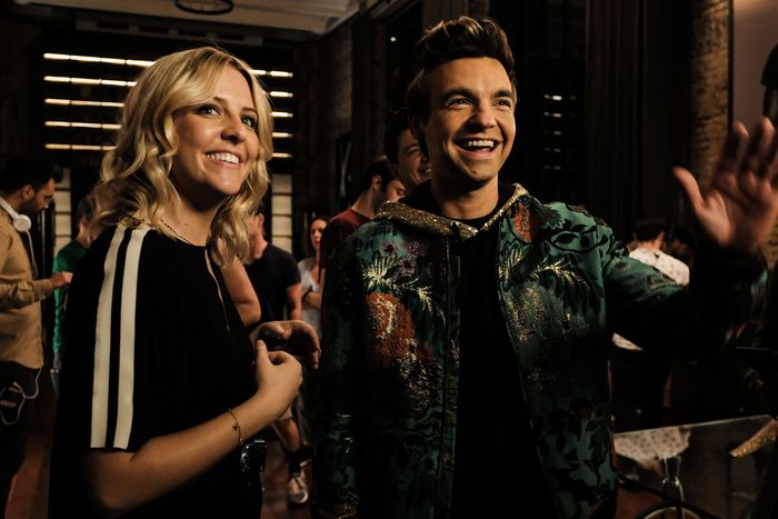 Heléne Yorke and Drew Tarver in The Other Two.
