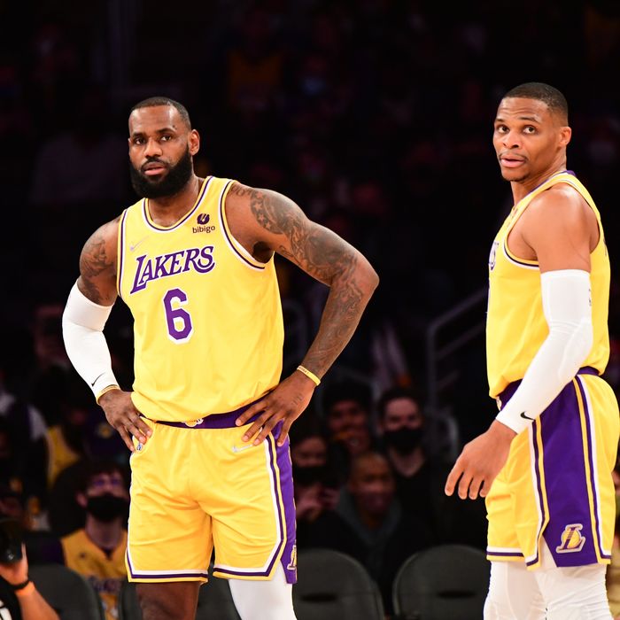 LeBron James gives harsh criticism of his own Lakers