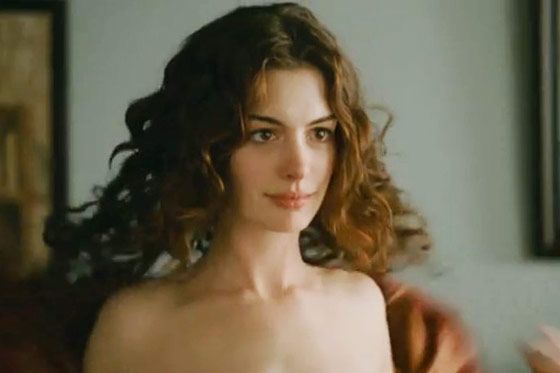 Hathaways tits anne Anne Hathaway's