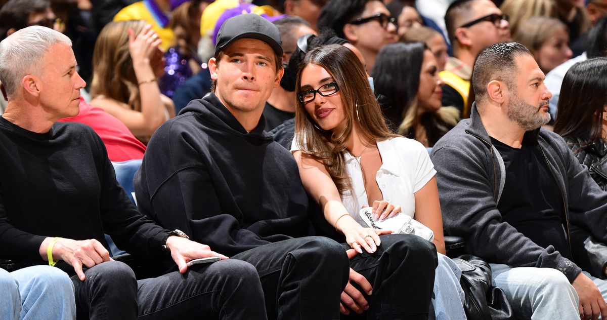 vulture.com - Jason P. Frank - There's Another Pop Star-Sports Guy Proposal