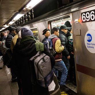 NYC Transit Systems Back To Providing Normal Service For Morning Commute After Snow Storm
