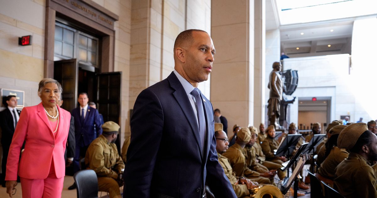 Democrats Should Stop Looking to D.C. for Party Leadership