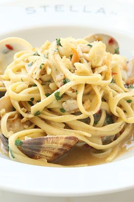 Linguine Alle Vongole – chopped clams, garlic, chili, parsley