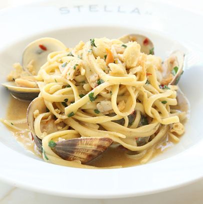 Linguine Alle Vongole – chopped clams, garlic, chili, parsley