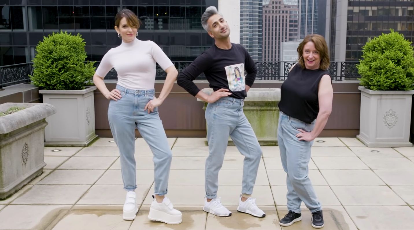 Tina Fey, Tan France Give Rachel Dratch a Mom Jeans Makeover
