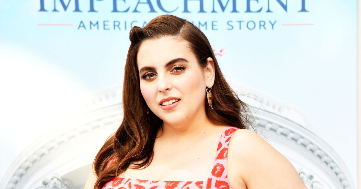 Beanie Feldstein headband: Where to buy