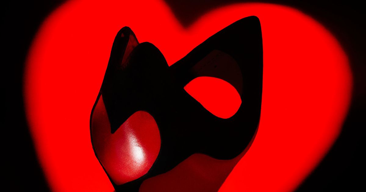 Dior’s Fall 2017 Suede Heart Pumps Are So Romantic