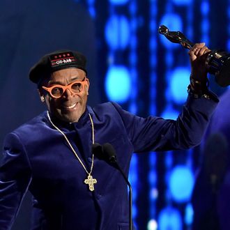 Spike Lee Shows Gratitude For WGA Career Award But Checks Knicks