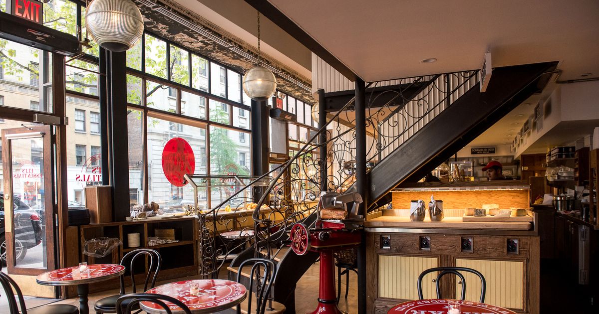 How Eli Zabar Transformed an Upper East Side Diner Into an Elegant Wine Bar