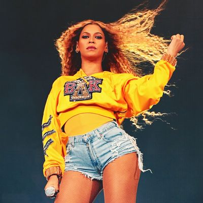 Beyonce and her FUPA<br/> — Style Me Sunday