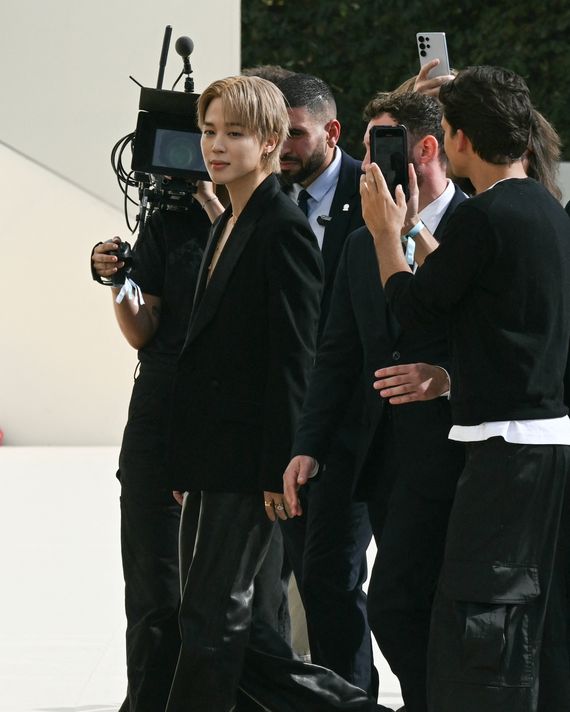 FASHION-FRANCE-WOMEN-DIOR-PHOTOCALL