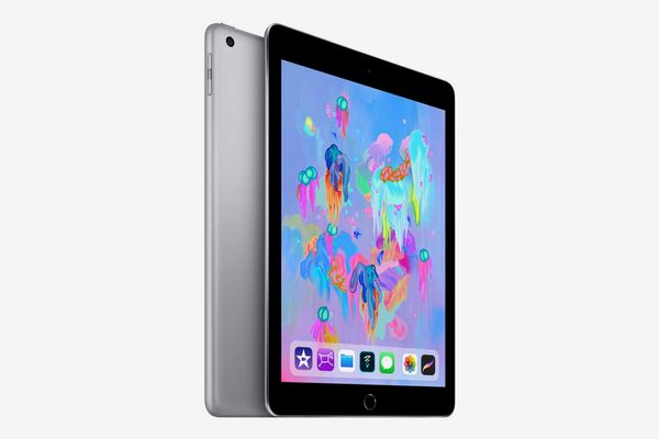 Apple iPad (6th Gen) 128GB Wi-F