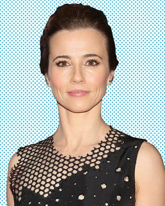 Linda Cardellini Talks Bloodline Bug Suits And Mad Men