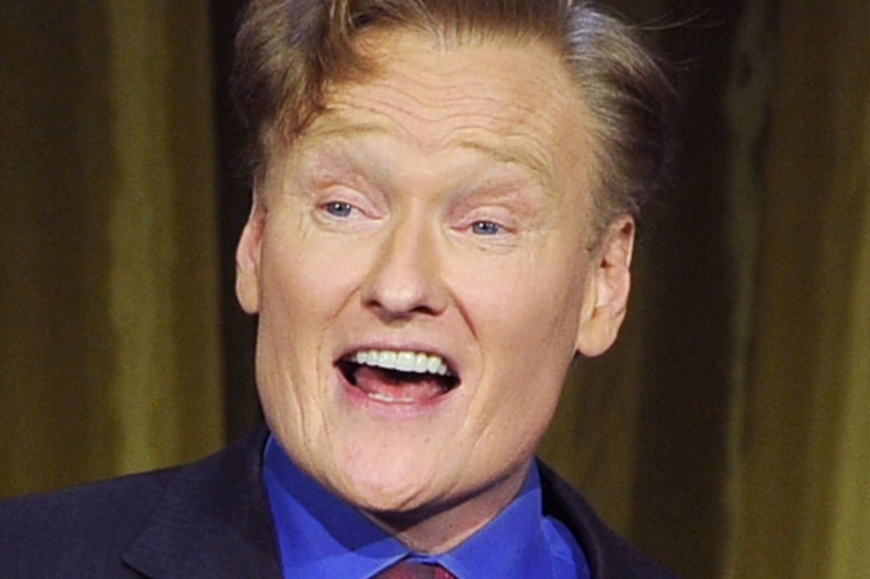 Chelsea Handler is back to bring the laughs as host of the Critics Choice  Awards 2026, airing live Jan. 4, 2026 on E! and USA. Plus, all the details  on the live, image size:1240x825